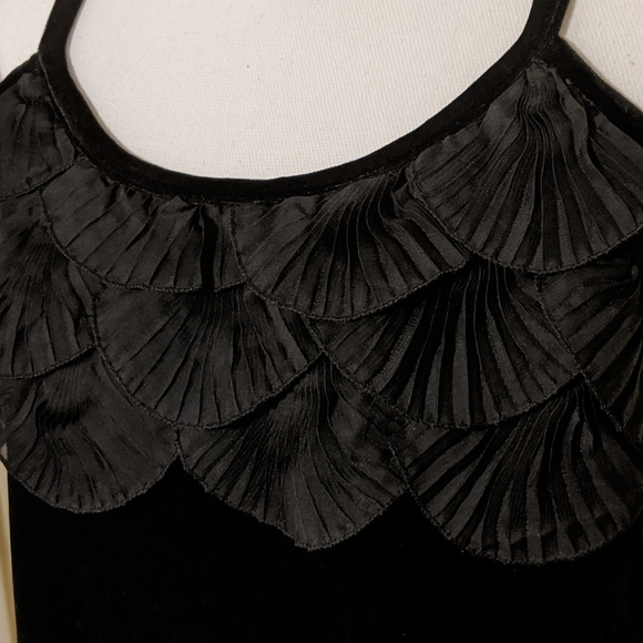 Dress Barn Collections size Medium soft ruffle top - Picture 2 of 5